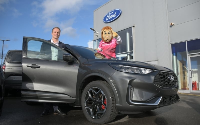 Vertu Test Drive Raises More Than £2,000 For Bolton Wanderers In The Community